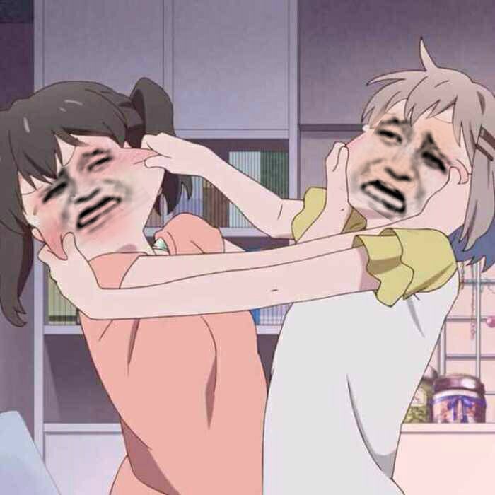 卧槽你妈的，捏死你丫的！（打架表情包doutula.com）