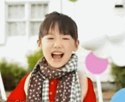 唱歌跳舞的小女孩