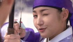 快点说爱我，不然射死你