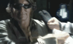 扫趟腿加正踹腿攻击