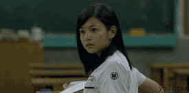 转过身来忍不住偷笑