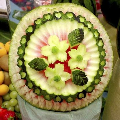 西瓜艺术花篮