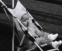 超萌系列的qq抠鼻表情 妈妈说抠鼻有利用身心健康