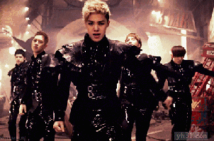 酷帅跳舞的美男子