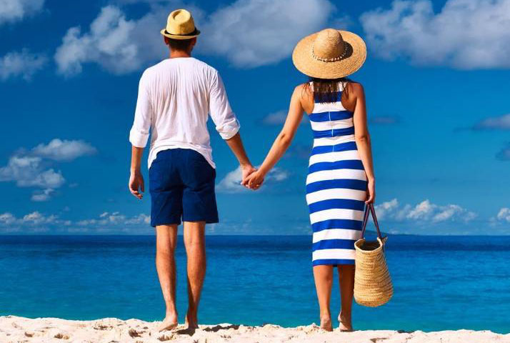 牵着你的手去看蔚蓝的大海