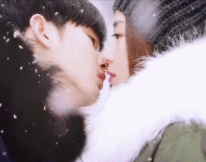 帅哥美女深情的一吻