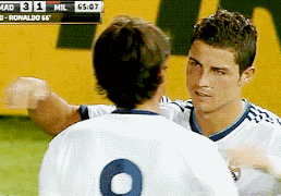 来自队友间的拥抱鼓励