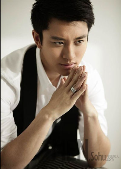 深情而忧郁的男人