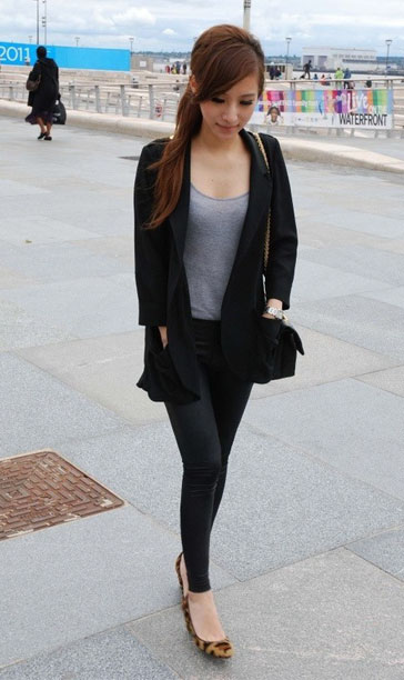 街拍非主流小美女