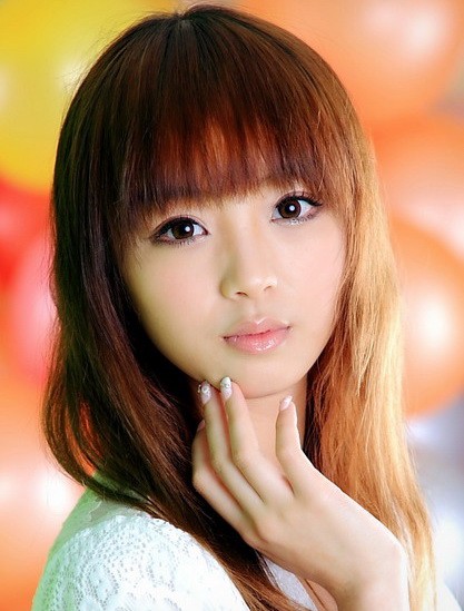 漂亮的大眼睛女孩