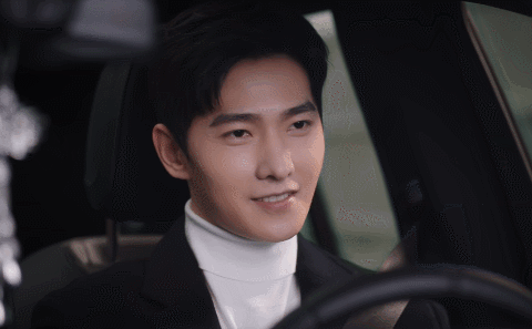 羞哒哒的帅哥恋爱了