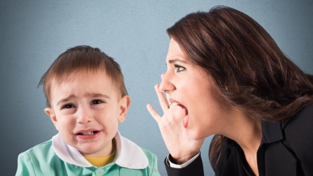 不要对小孩子大吼大叫