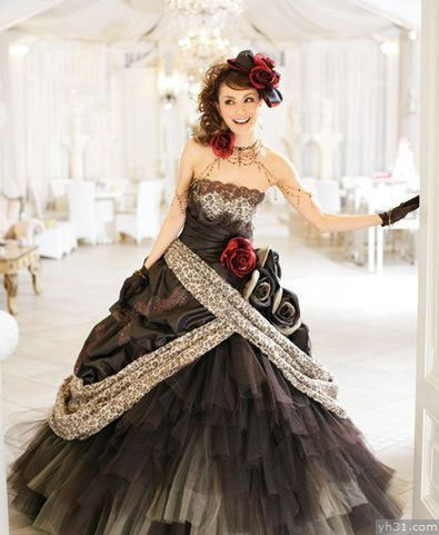 漂亮开心的新娘