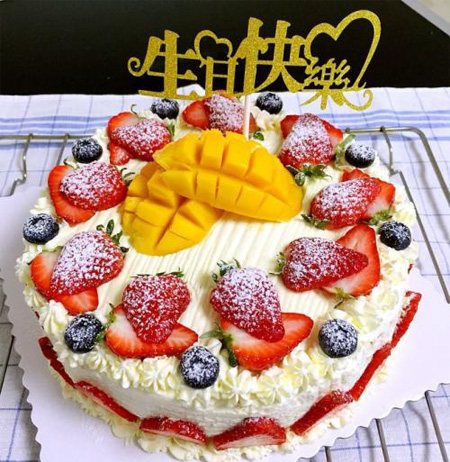 非常精致的草莓蛋糕