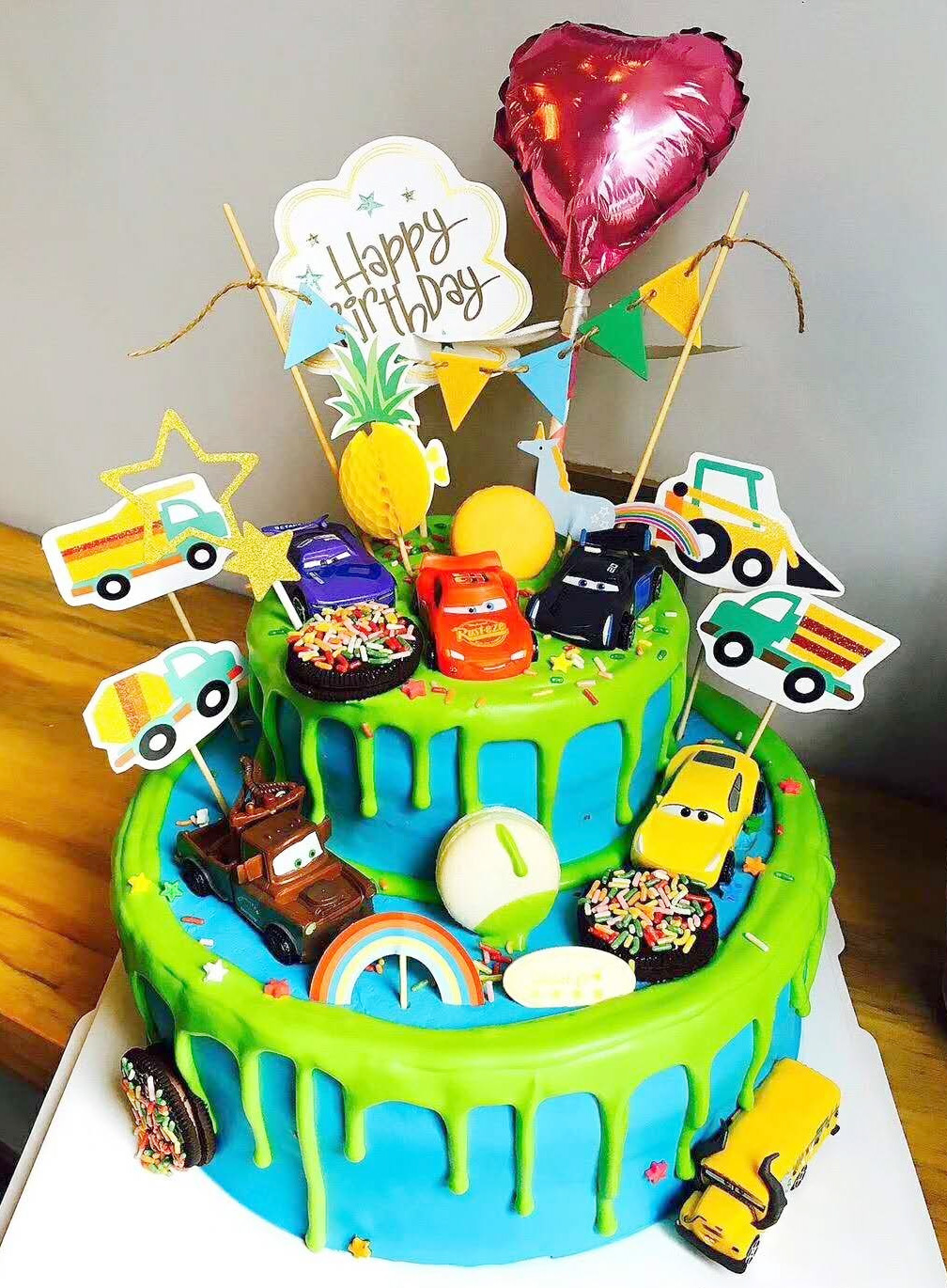 送给小朋友的可爱小车蛋糕