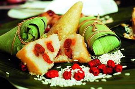 里面包着红枣的营养粽子