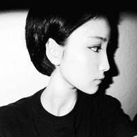 短发微信头像女生高冷黑白