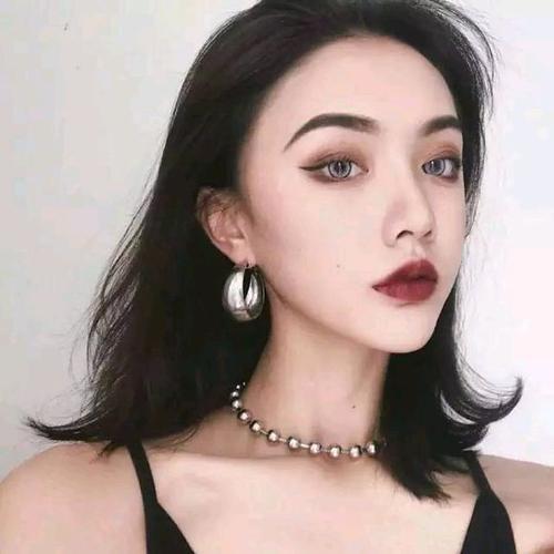 qq人物头像女生唯美_微信人物女头像图片