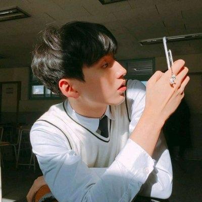 阳光帅气男生微信头像精选2019 想的太仔细才有坏情绪,男生头像图片-