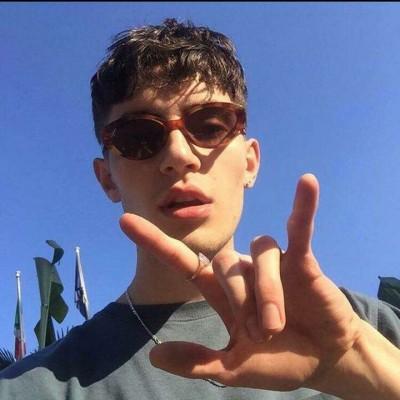 男生微信头像欧美霸气范2019最新不必为难自己不开心