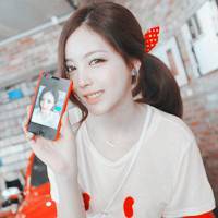 微信以阳光为背景人物微笑图_微信头像图片大全