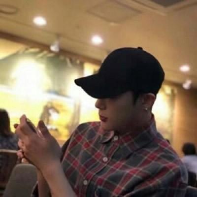 2021真人侧脸男生微信头像