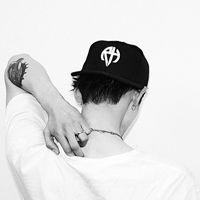 黑白男生头像高冷侧脸