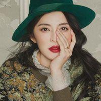 女生头像红唇香烟高清 踮起脚尖伸手抚摸太阳_微信头像图片大全