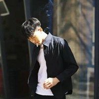 二次元男生看书侧脸_微信头像图片大全