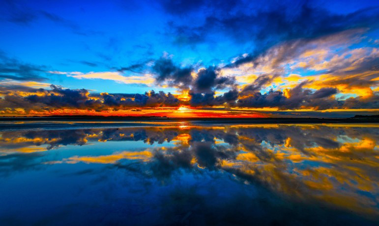 太阳落山的奇妙画面