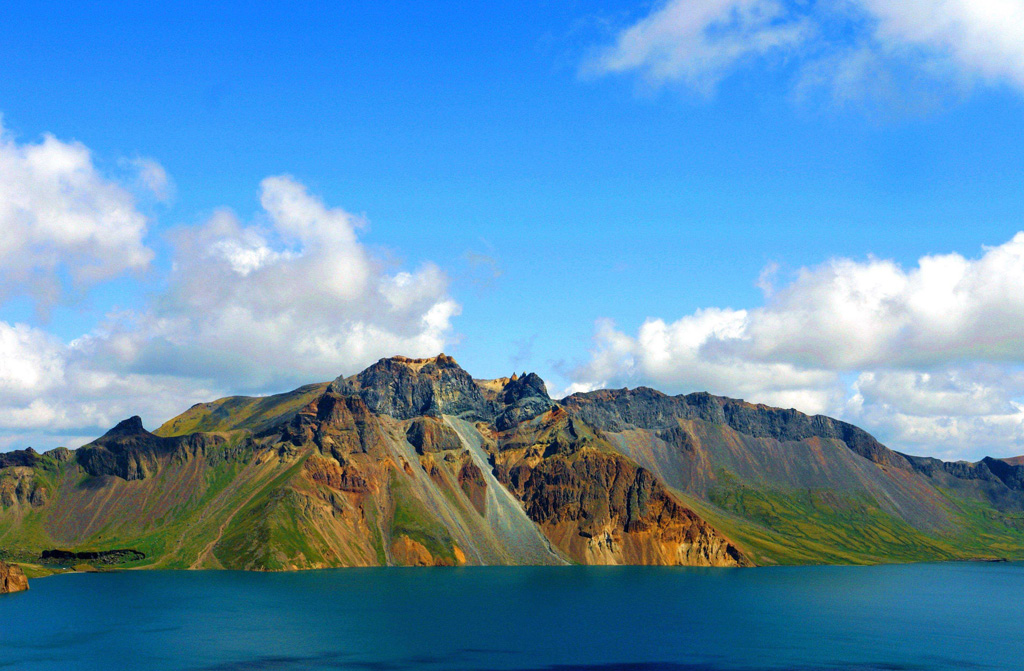水中有山，山连着水