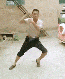 跳霹雳舞的农村大叔