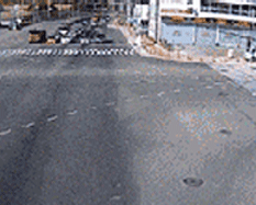 相煎何太急？泥头车撞翻泥头车