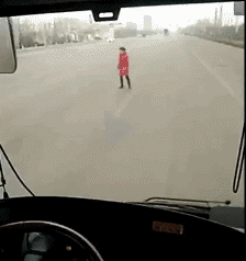 行车记录仪拍下了碰瓷者丑陋的一幕