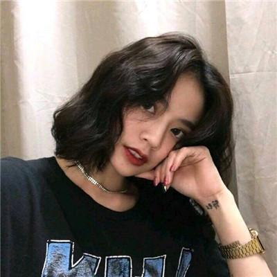 最新微信女生头像高冷超拽有范爱与被爱不一定成正比