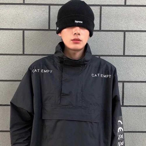 有哪些适合男生用的超级酷的微信头像?